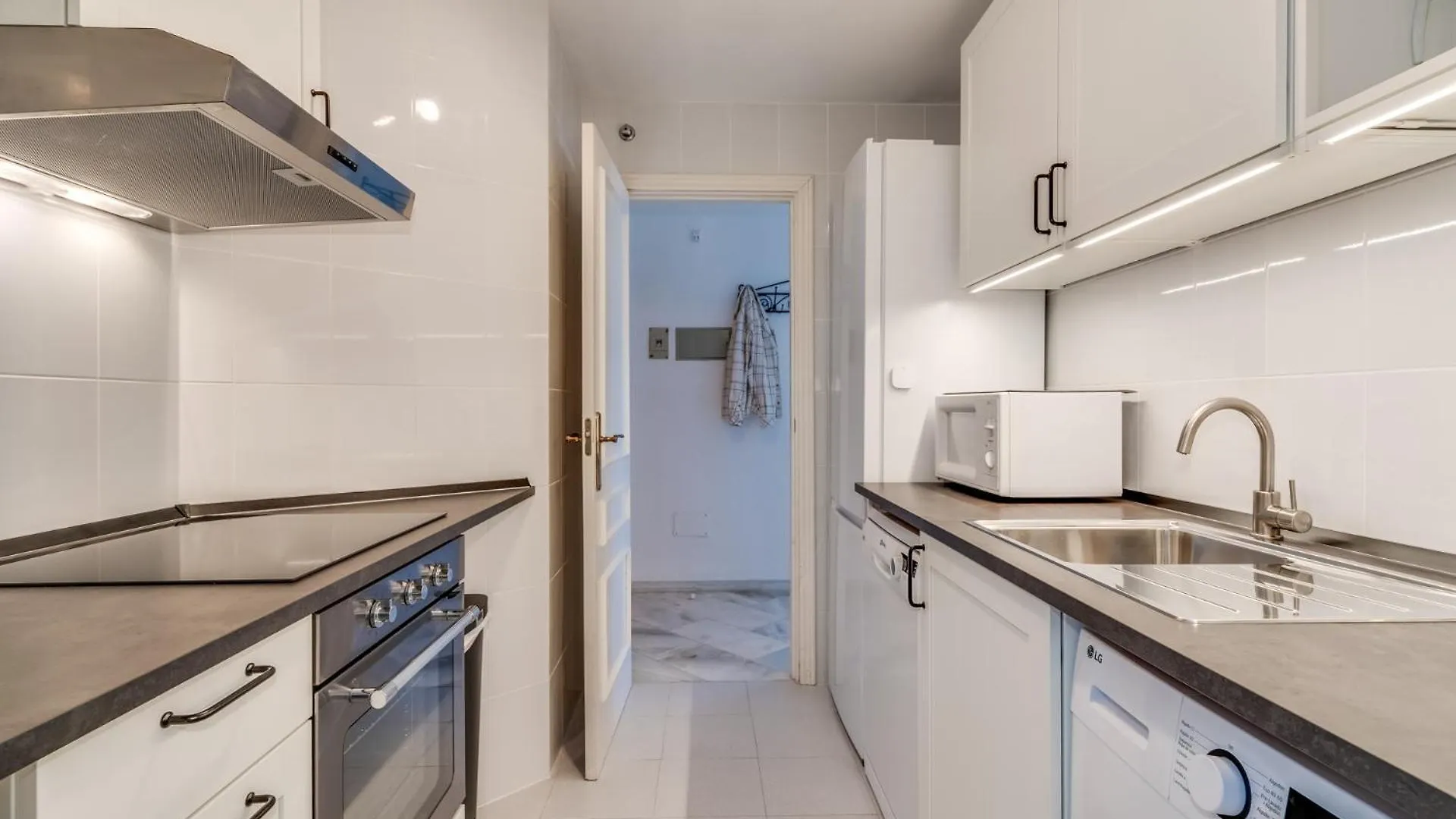 מיחאס Geweldig Appartement Met Zeezicht! 0*,  ספרד