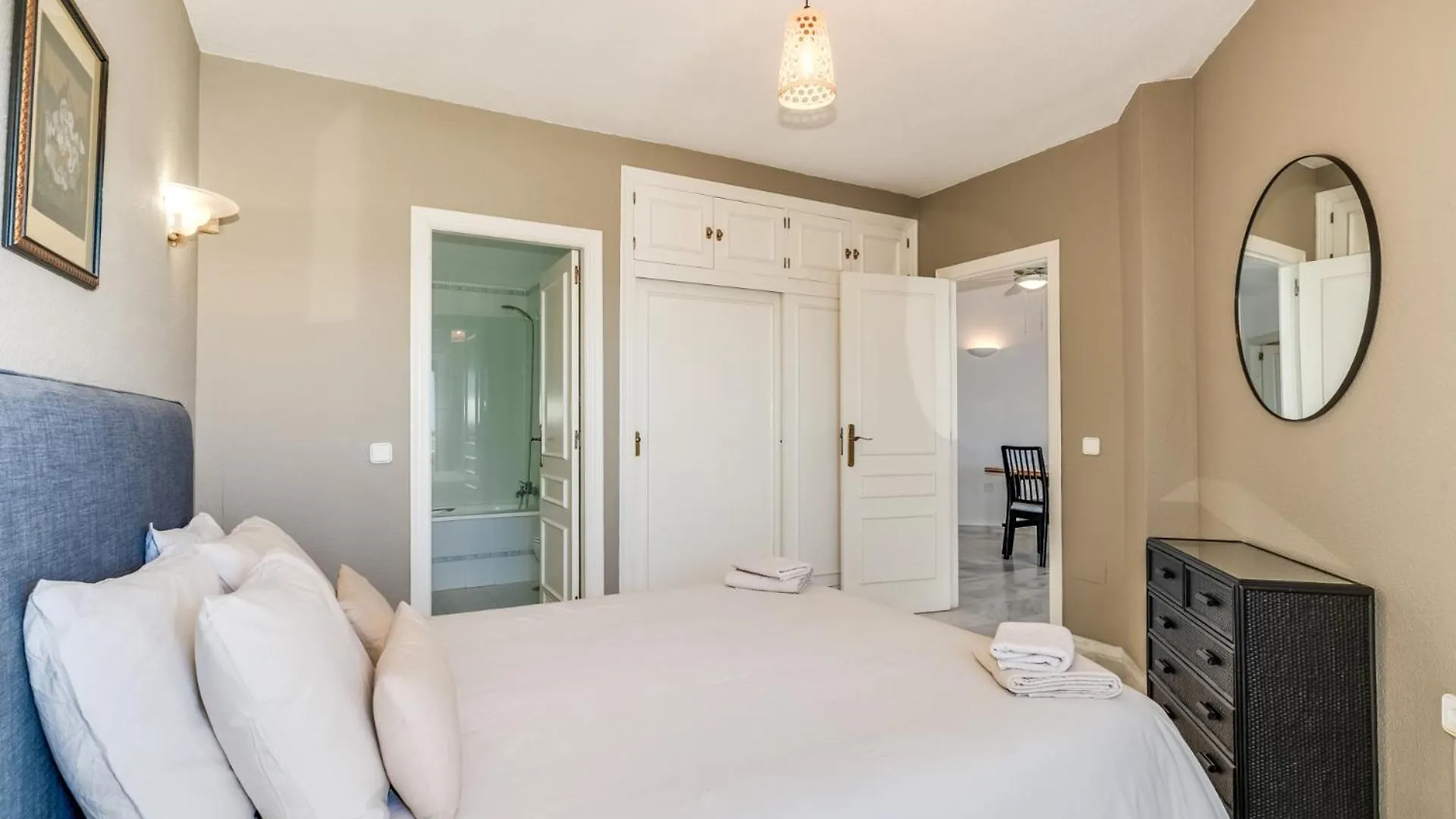 מיחאס Geweldig Appartement Met Zeezicht! דירה
